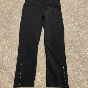 Black cropped Lululemon leggings